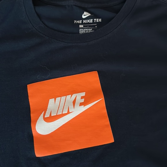 Men’s Nike Long Sleeve Graphic T-Shirt, Large, Navy - Picture 2 of 4